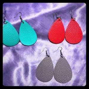 Leather feel tear drop pastel wire earrings